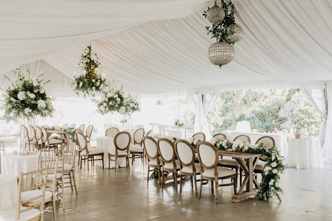 A Guide to All-White Wedding Décor